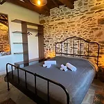 San Lorenzo - παραδοσιακά πέτρινα - άγιος λαυρέντιος πηλίου Agios Lavrentios