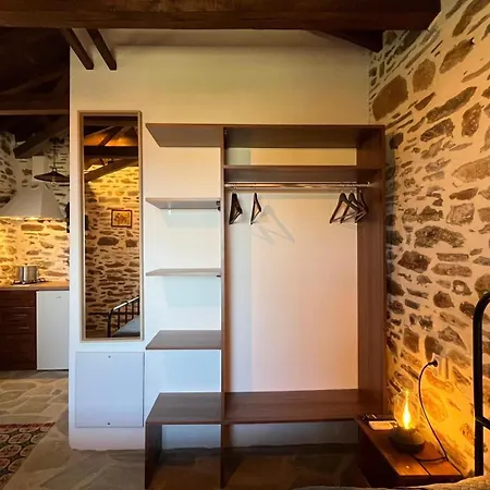 San Lorenzo - παραδοσιακά πέτρινα - άγιος λαυρέντιος πηλίου Lägenhet Agios Lavrentios