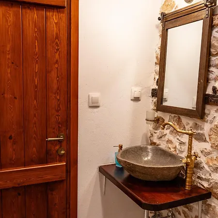 San Lorenzo - παραδοσιακά πέτρινα - άγιος λαυρέντιος πηλίου *