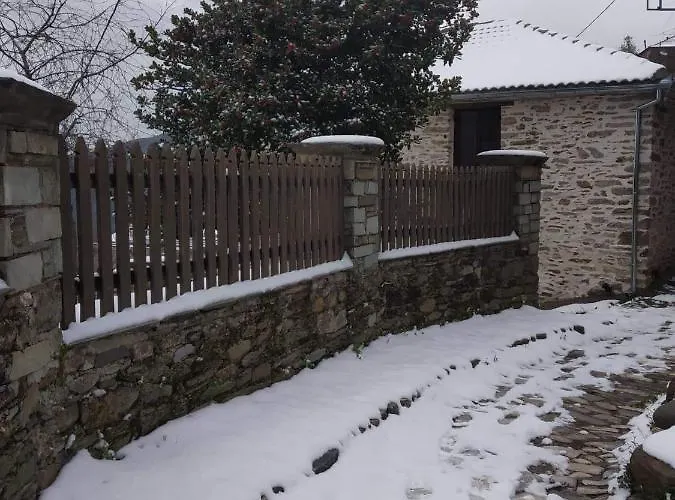 San Lorenzo - παραδοσιακά πέτρινα - άγιος λαυρέντιος πηλίου Agios Lavrentios