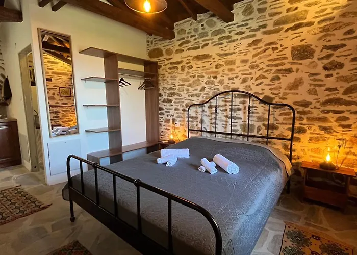 San Lorenzo - παραδοσιακά πέτρινα - άγιος λαυρέντιος πηλίου Agios Lavrentios