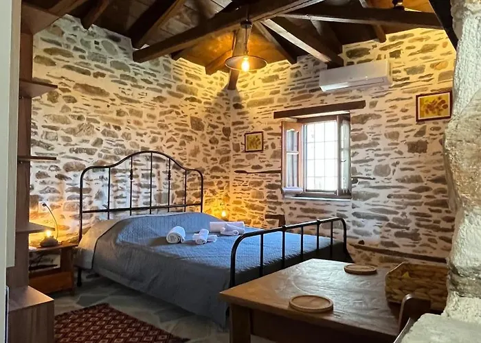 San Lorenzo - παραδοσιακά πέτρινα - άγιος λαυρέντιος πηλίου * Agios Lavrentios