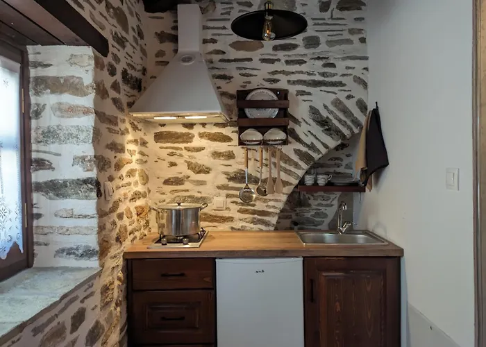 San Lorenzo - παραδοσιακά πέτρινα - άγιος λαυρέντιος πηλίου