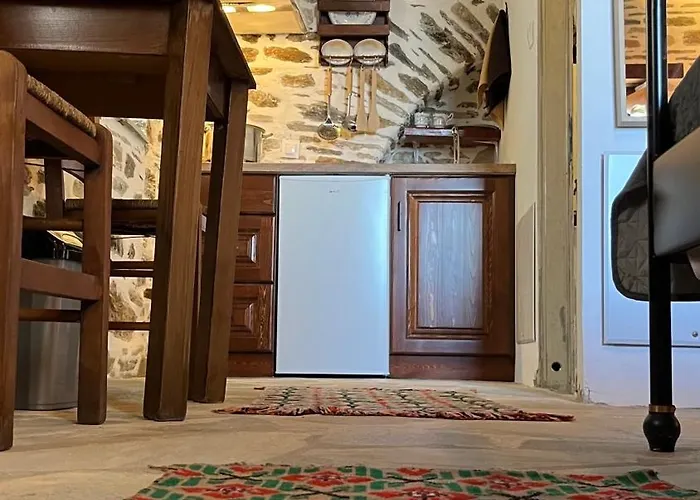 San Lorenzo - παραδοσιακά πέτρινα - άγιος λαυρέντιος πηλίου * Agios Lavrentios