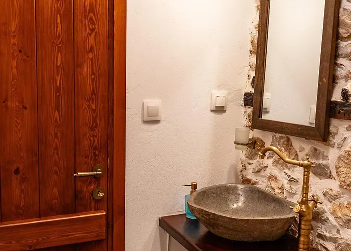 San Lorenzo - παραδοσιακά πέτρινα - άγιος λαυρέντιος πηλίου *